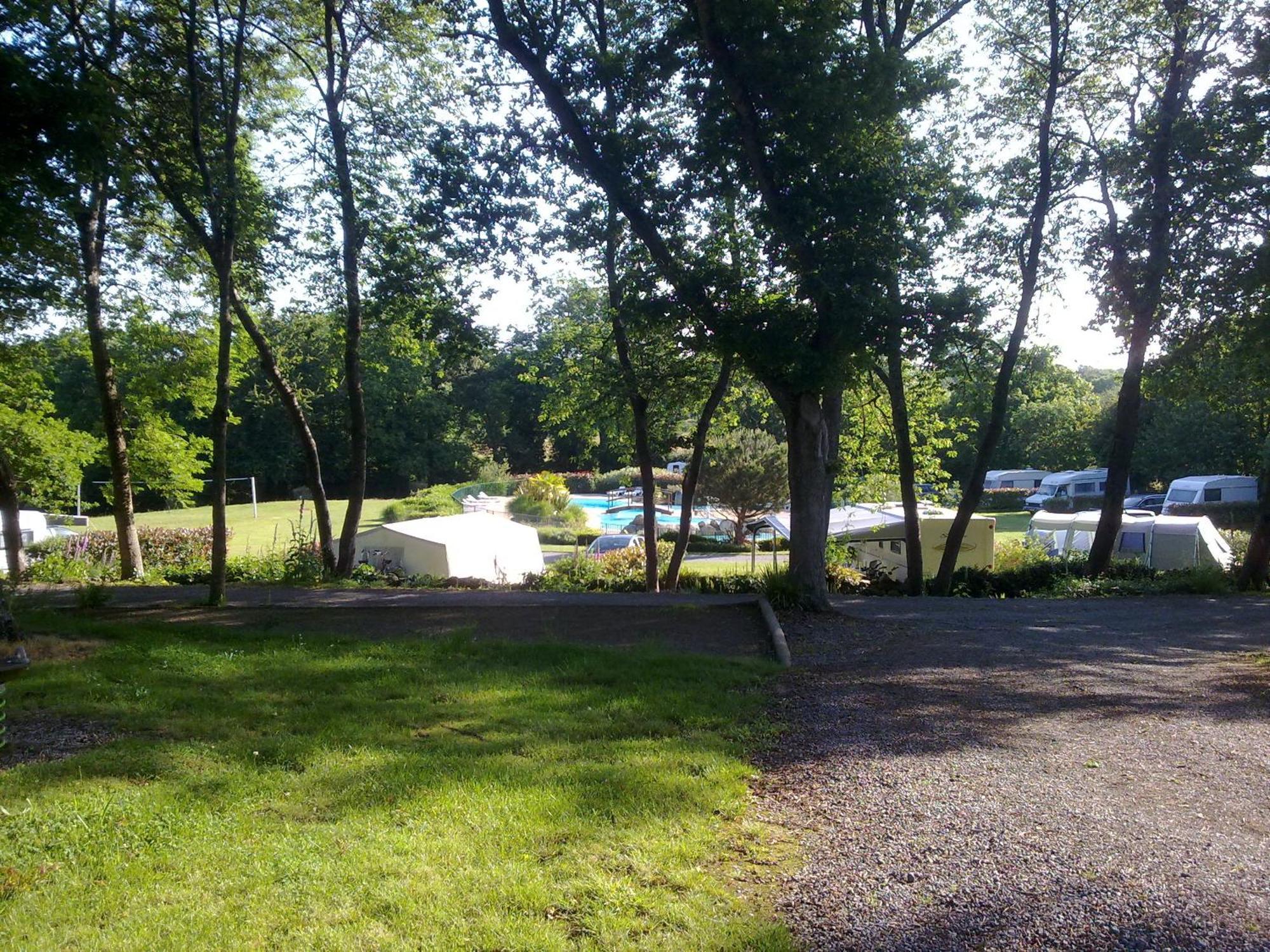 Camping Le Balcon De La Baie Saint-Marcan Екстериор снимка