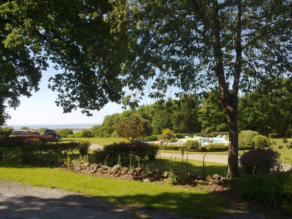 Camping Le Balcon De La Baie Saint-Marcan Екстериор снимка